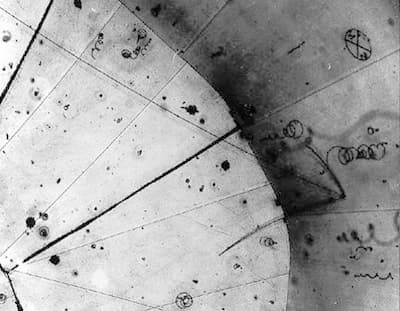 First neutrino observation, Public domain, Wikipedia Commons ニュートリノ