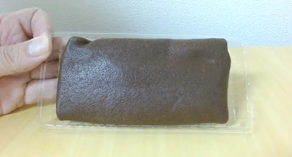 ローソン くちどけショコラクレープ 開封した商品